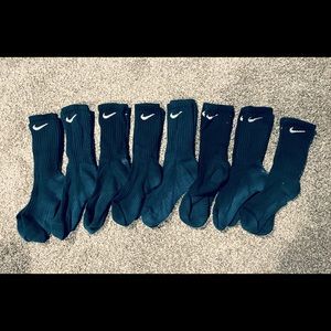 6 pair of Nike socks